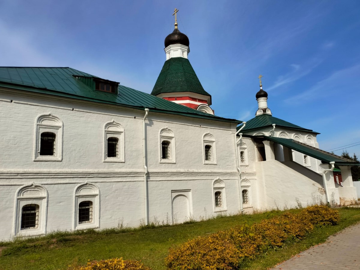 Автобусный тур по Золотому кольцу России на 4 дня «Золотое кольцо: путешествие сквозь века на весенние каникулы» из Санкт-Петербурга 2026